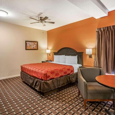 Econo Lodge Inn & Suites Granite City Buitenkant foto