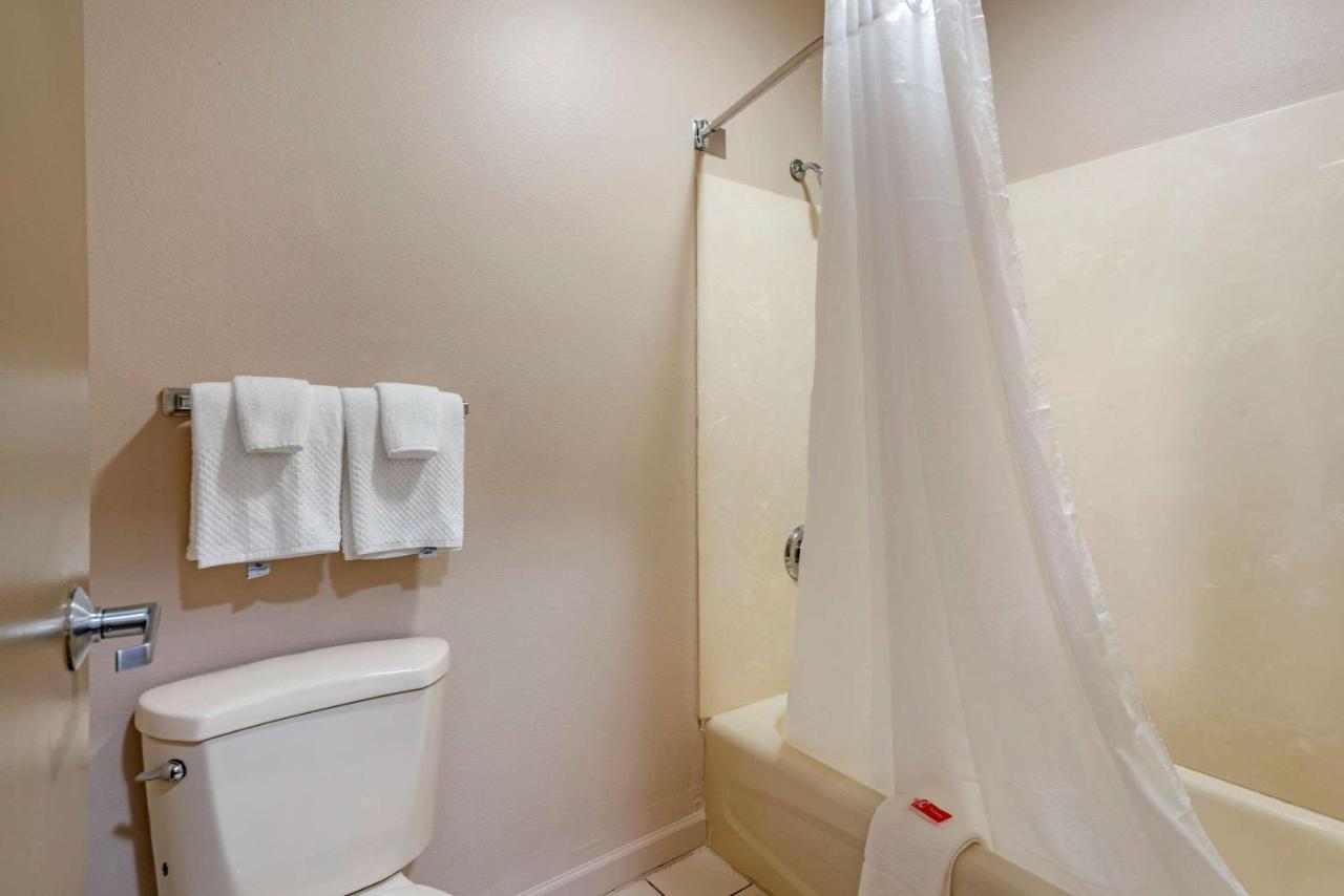 Econo Lodge Inn & Suites Granite City Buitenkant foto