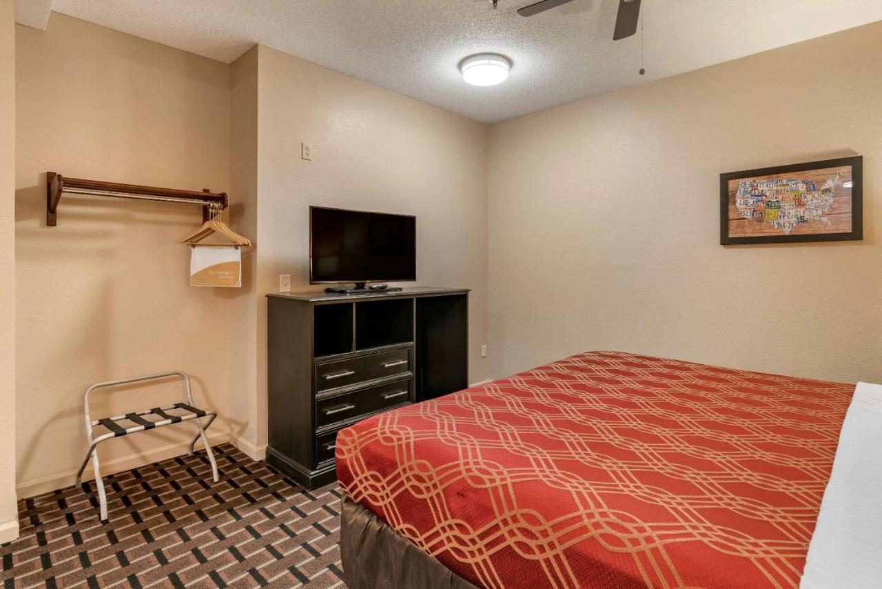 Econo Lodge Inn & Suites Granite City Buitenkant foto