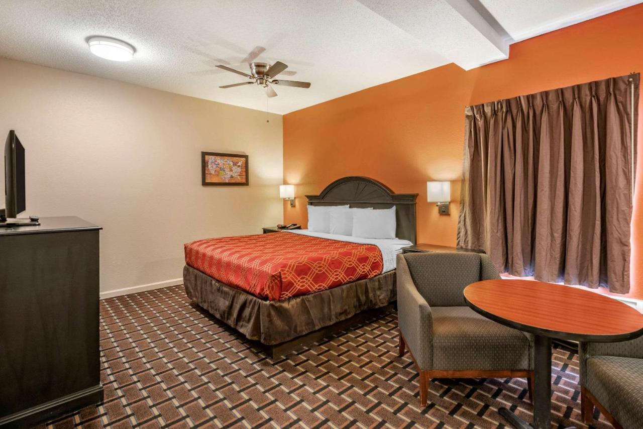 Econo Lodge Inn & Suites Granite City Buitenkant foto