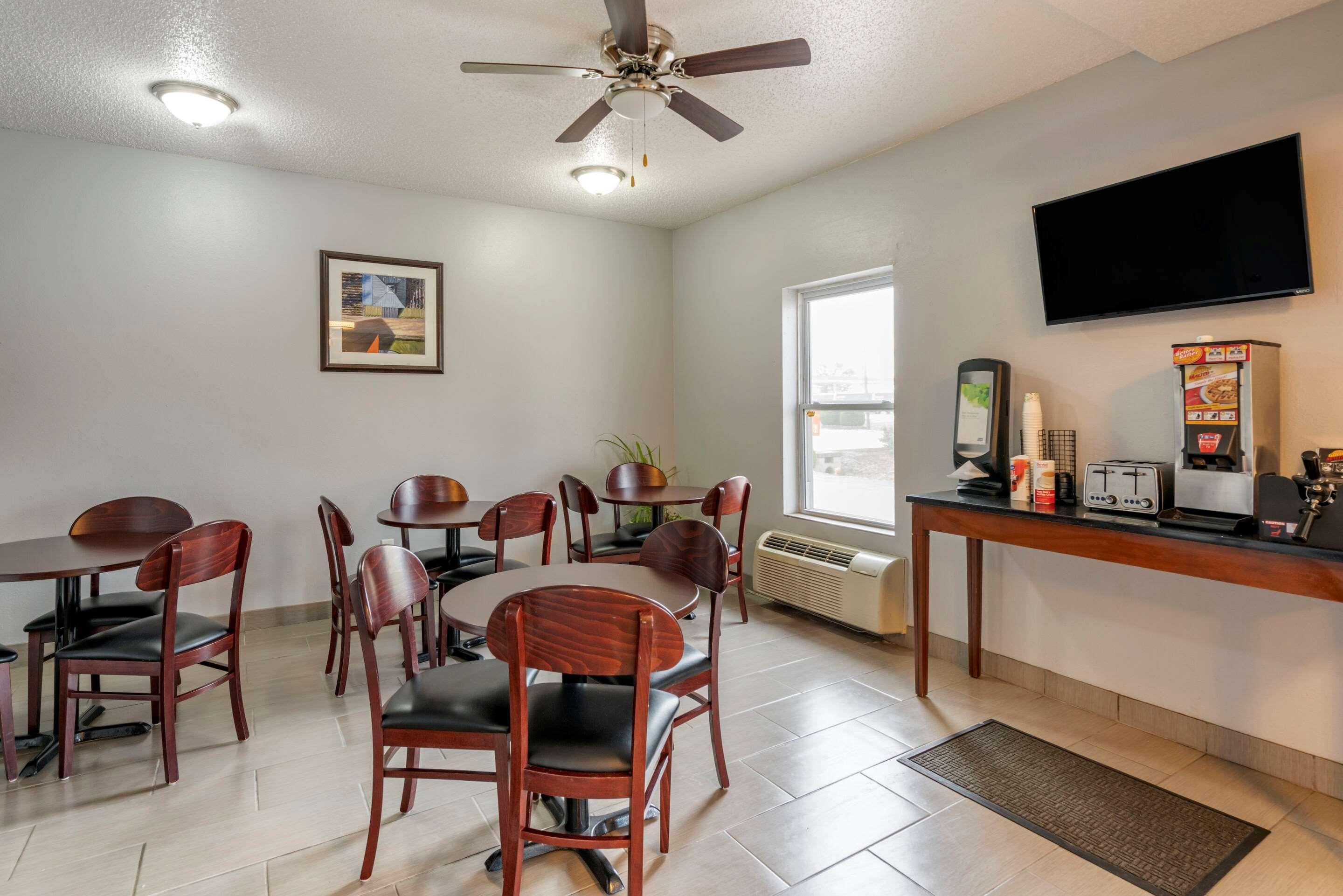Econo Lodge Inn & Suites Granite City Buitenkant foto