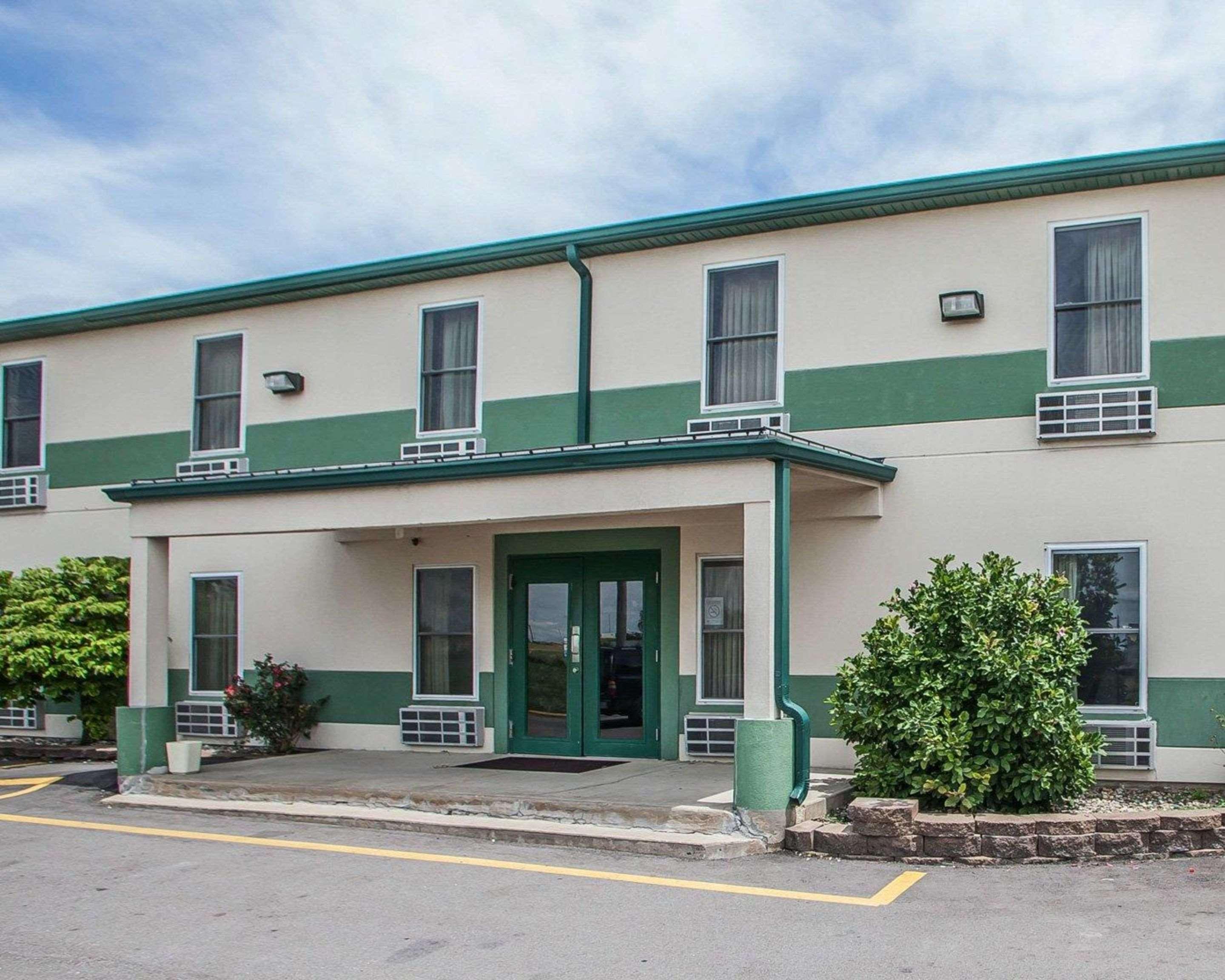 Econo Lodge Inn & Suites Granite City Buitenkant foto