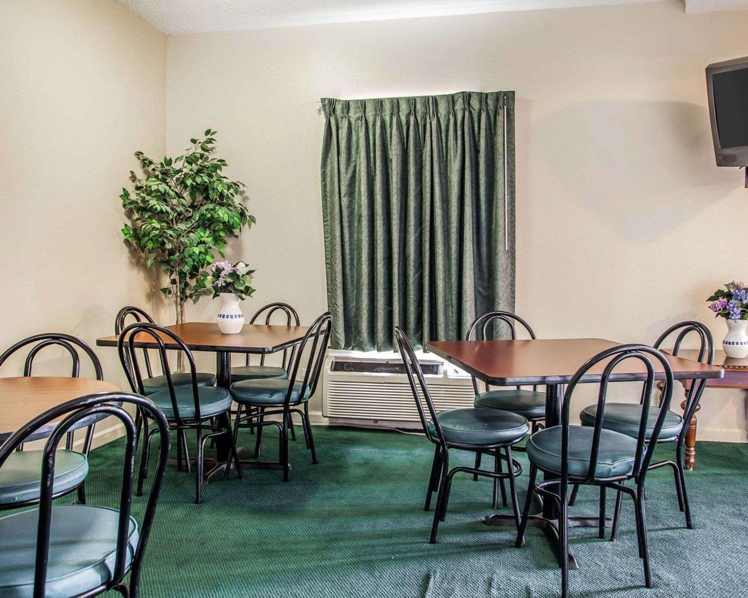 Econo Lodge Inn & Suites Granite City Buitenkant foto