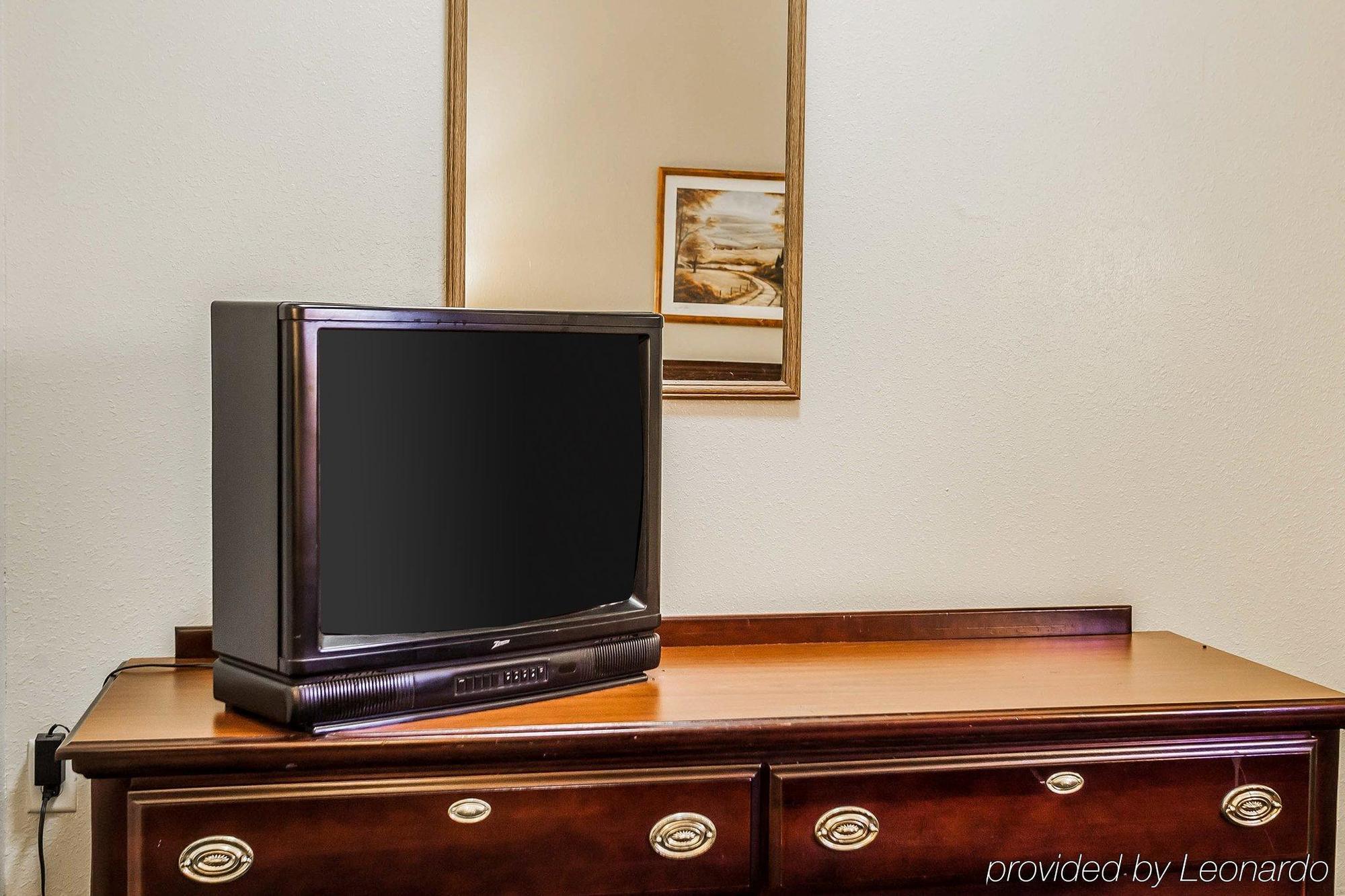 Econo Lodge Inn & Suites Granite City Buitenkant foto