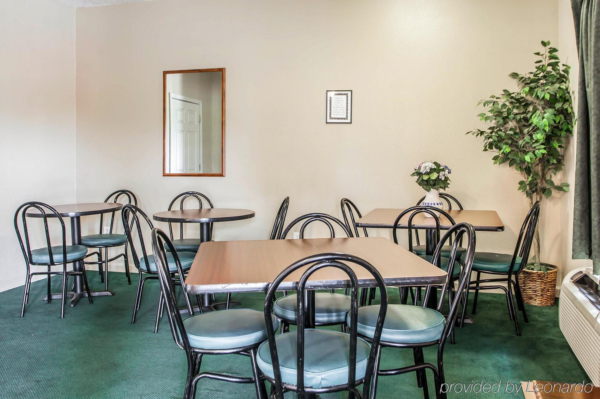 Econo Lodge Inn & Suites Granite City Buitenkant foto