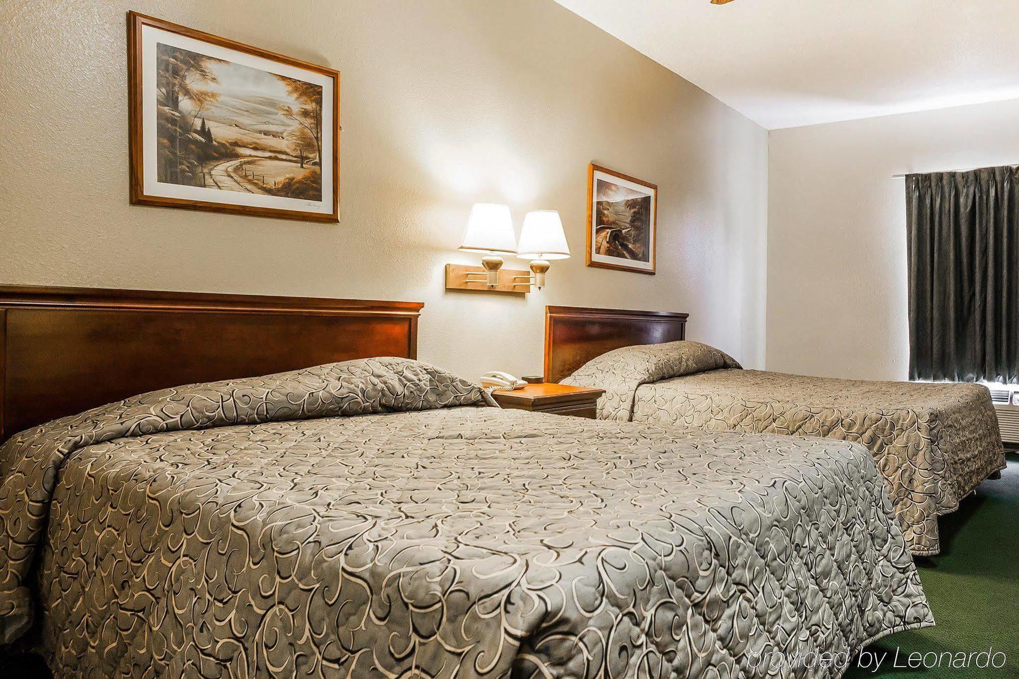 Econo Lodge Inn & Suites Granite City Buitenkant foto